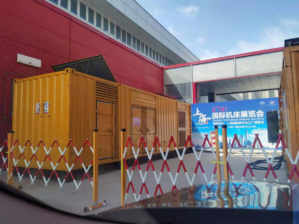 南关发电车出租-发电机无电压或电压太低怎么办？