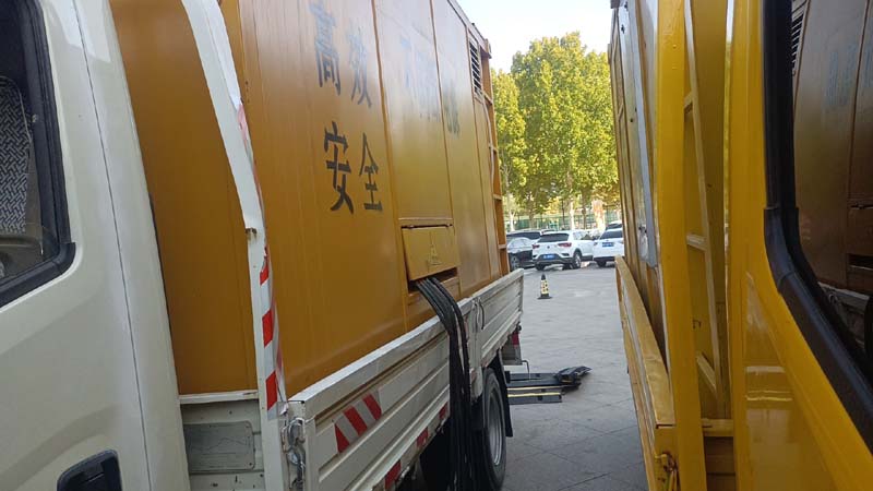南关如何判断柴油发电机组和UPS电源的切换时间是否符合要求？